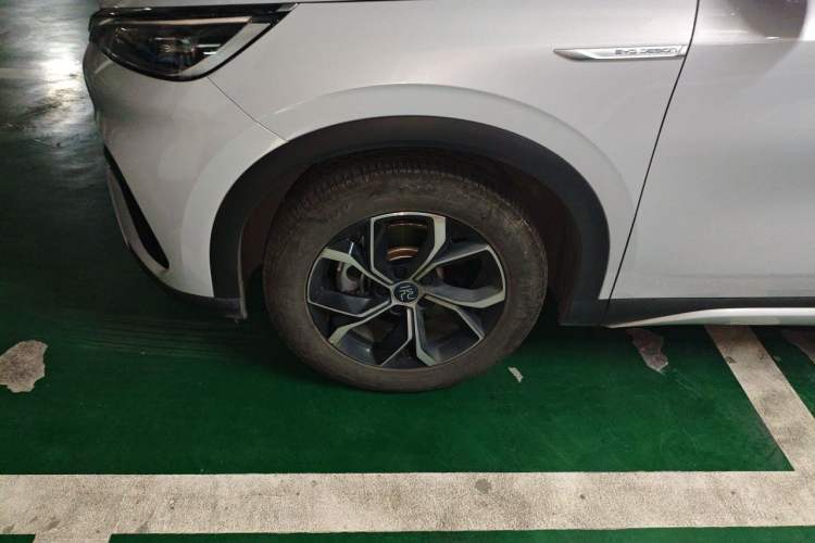 Used BYD Yuan PLUS 2023 Champion Edition 430KM Superior Model Right Front Wheel Hub