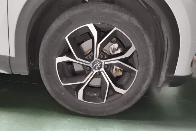 Used BYD Yuan PLUS 2023 Champion Edition 430KM Superior Model Right Front Wheel Hub