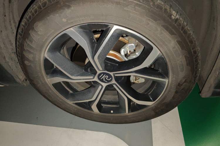 Used BYD Yuan PLUS 2023 Champion Edition 430KM Superior Model Right Front Wheel Hub