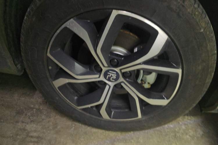 Used BYD Yuan PLUS 2023 Champion Edition 430KM Superior Model Right Front Wheel Hub