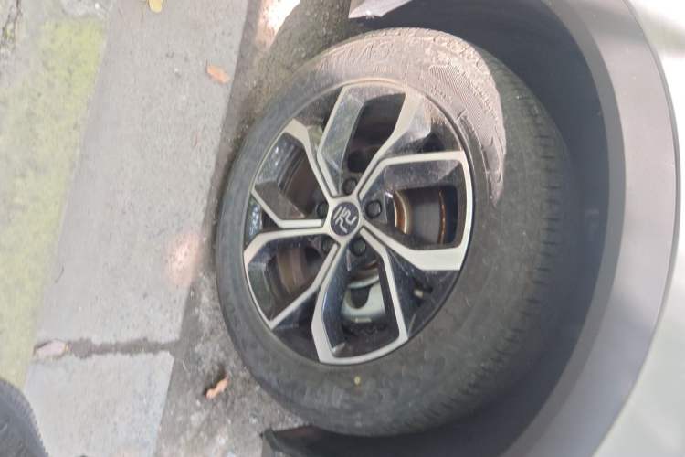 Used BYD Yuan PLUS 2023 Champion Edition 430KM Superior Model Right Front Wheel Hub