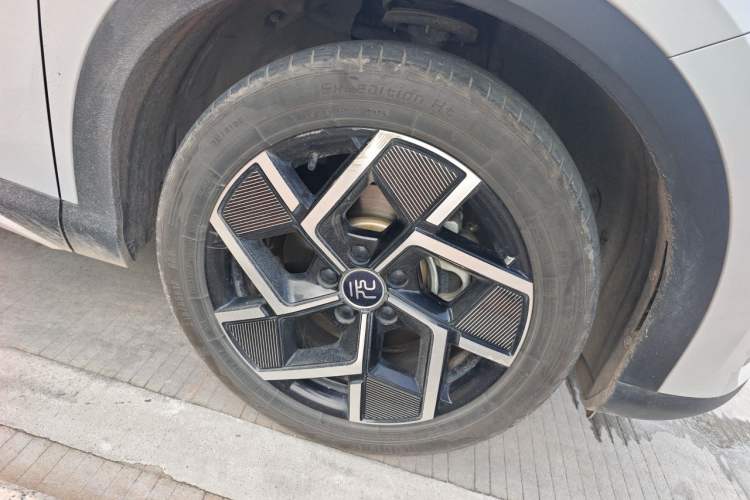 Used BYD Yuan PLUS 2023 Champion Edition 510KM Superior Model Right Front Wheel Hub