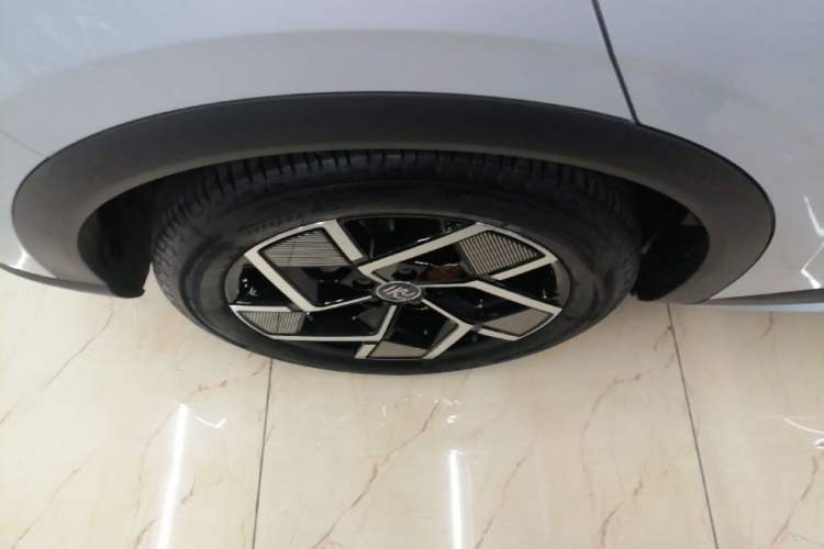 Used BYD Yuan PLUS 2023 Champion Edition 510KM Excellence Model Right Rear Wheel Hub
