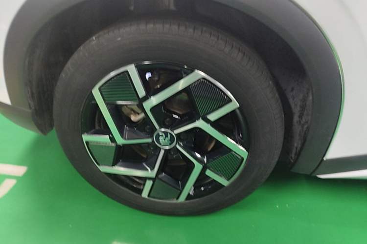 Used BYD Yuan PLUS 2023 Champion Edition 510KM Superior Model Right Rear Wheel Hub