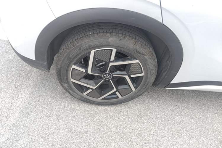 Used BYD Yuan PLUS 2023 Champion Edition 510KM Superior Model Right Rear Wheel Hub