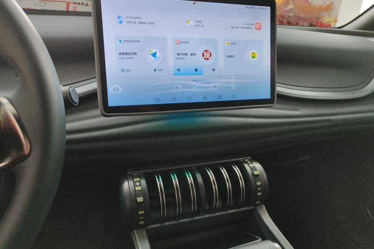Used BYD Yuan PLUS 2024 Honor Edition 430KM Leading Model Audio And AC Panel