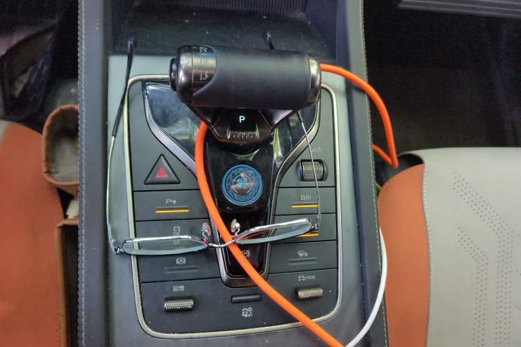 Used BYD Yuan PLUS 2024 Honor Edition 510KM Leading Model Gear Lever