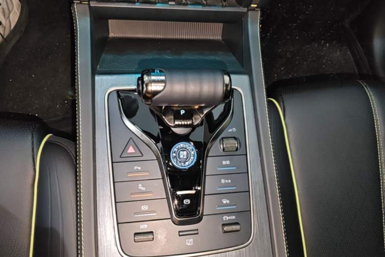 Used BYD Yuan PLUS 2024 Honor Edition 510KM Beyond Model Gear Lever