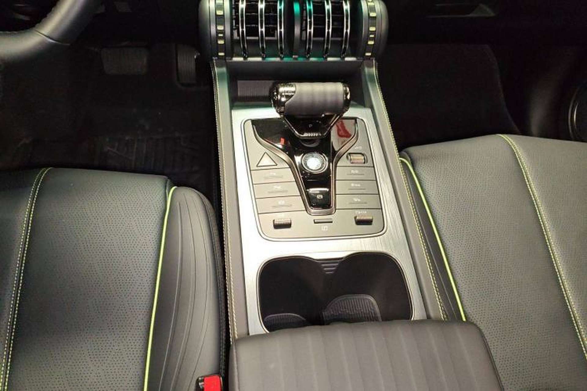Used BYD Yuan PLUS 2024 Honor Edition 510KM Excellence Model Gear Lever