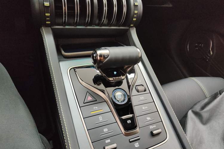 Used BYD Yuan PLUS 2024 Honor Edition 430KM Leading Model Gear Lever