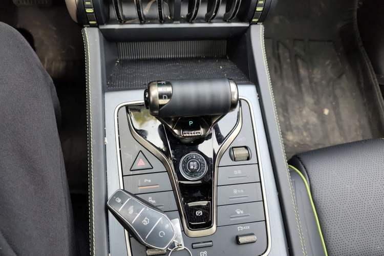 Used BYD Yuan PLUS 2024 Honor Edition 510KM Beyond Model Gear Lever
