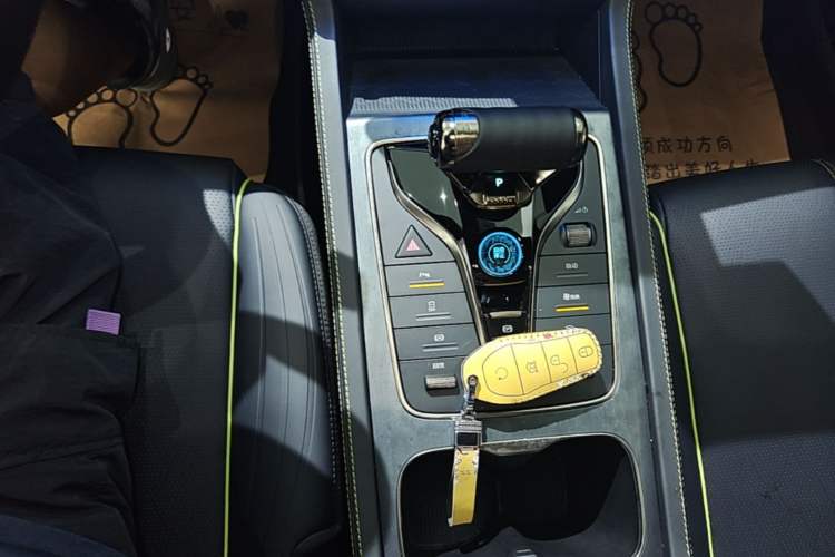 Used BYD Yuan PLUS 2024 Honor Edition 510KM Leading Model Gear Lever
