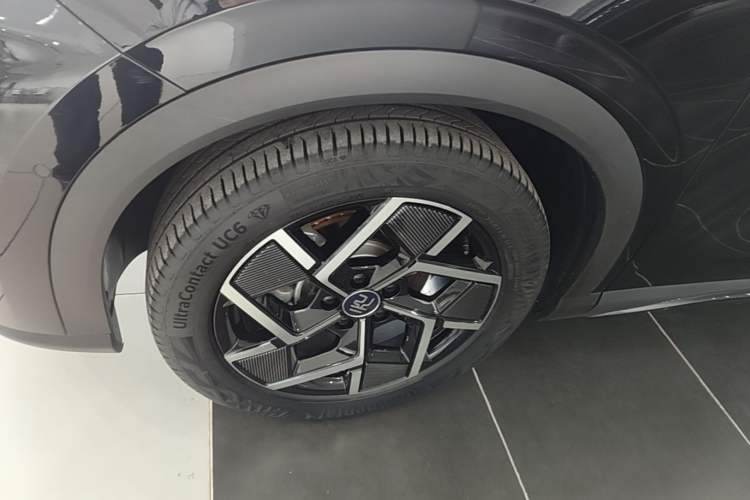 Used BYD Yuan PLUS 2024 Honor Edition 510KM Excellence Model Left Front Wheel Hub