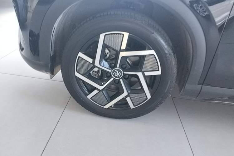 Used BYD Yuan PLUS 2024 Honor Edition 510KM Beyond Model Left Front Wheel Hub
