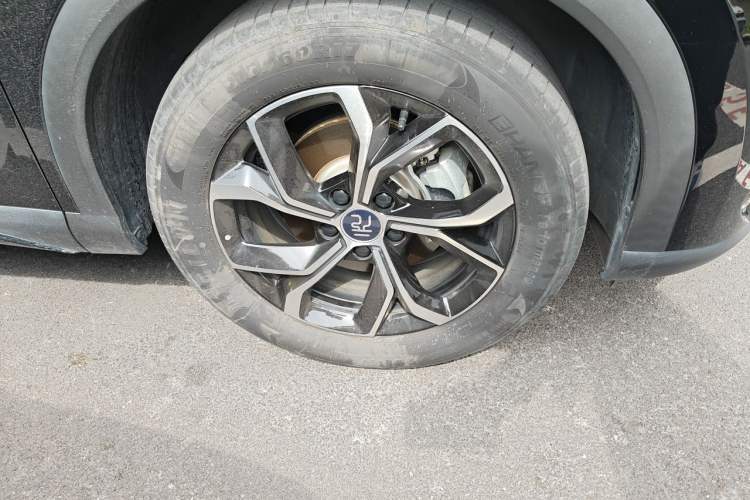 Used BYD Yuan PLUS 2024 Honor Edition 430KM Beyond Model Right Front Wheel Hub