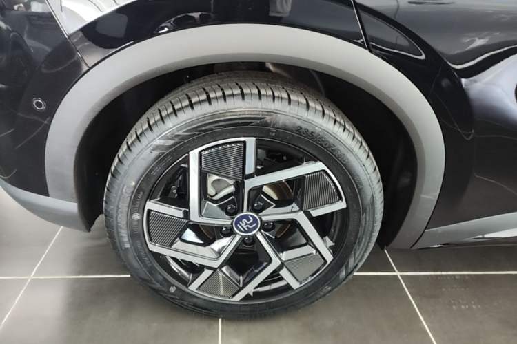 Used BYD Yuan PLUS 2024 Honor Edition 510KM Excellence Model Right Rear Wheel Hub