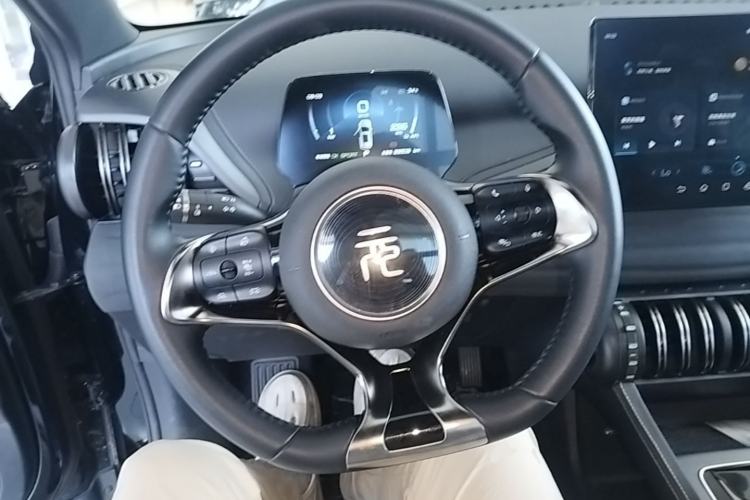 Used BYD Yuan PLUS 2024 Honor Edition 510KM Beyond Model Steering Wheel