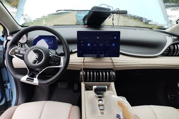 Used BYD Yuan PLUS 2024 Honor Edition 510KM Beyond Model Center Console