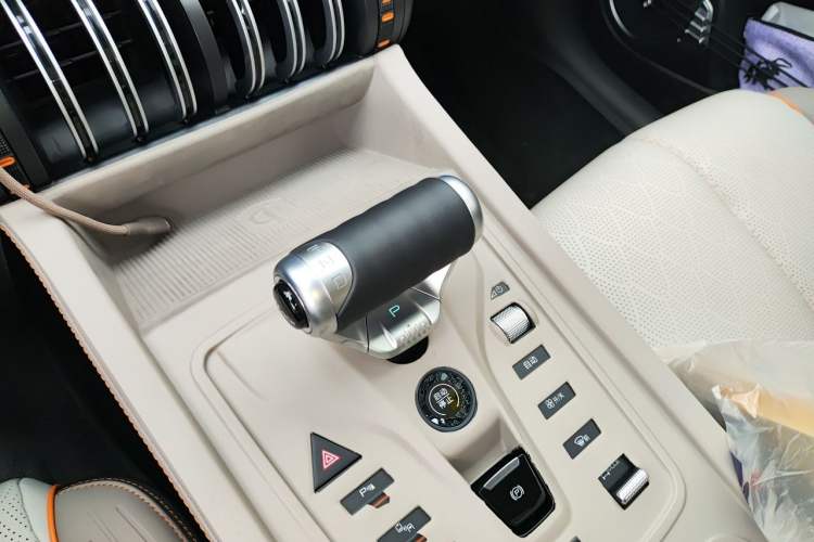 Used BYD Yuan PLUS 2024 Honor Edition 510KM Beyond Model Gear Lever