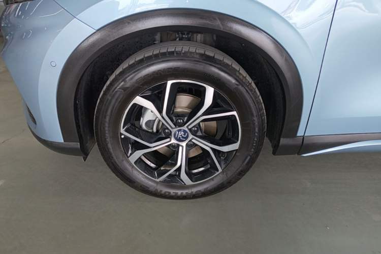 Used BYD Yuan PLUS 2024 Honor Edition 430KM Beyond Model Left Front Wheel Hub