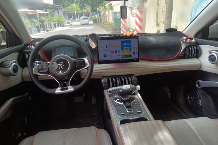 Used BYD Yuan PLUS 2024 Honor Edition 430KM Leading Model Center Console