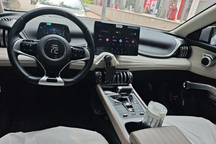Used BYD Yuan PLUS 2024 Honor Edition 510KM Beyond Model Center Console