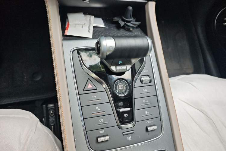 Used BYD Yuan PLUS 2024 Honor Edition 510KM Beyond Model Gear Lever