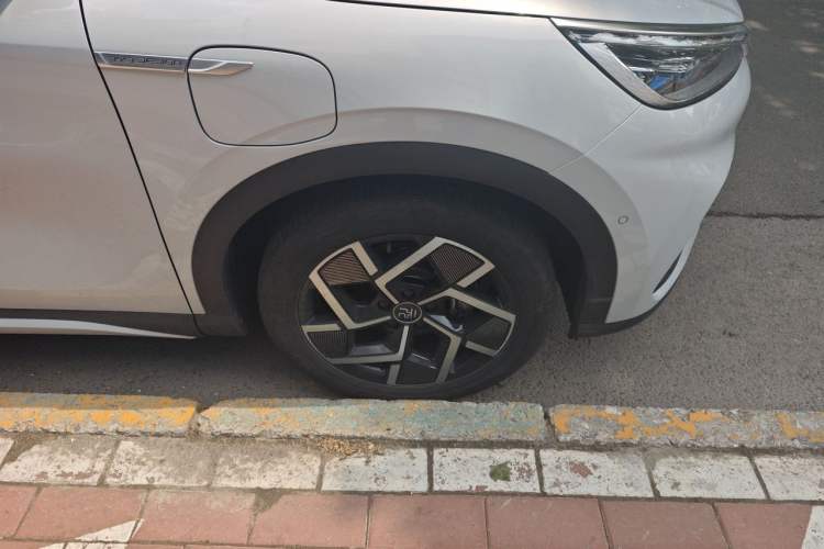 Used BYD Yuan PLUS 2024 Honor Edition 510KM Beyond Model Right Front Wheel Hub