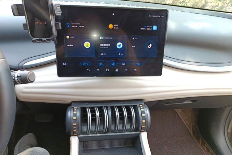 Used BYD Yuan PLUS 2024 Honor Edition 510KM Leading Model Audio And AC Panel