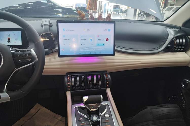 Used BYD Yuan PLUS 2024 Honor Edition 510KM Leading Model Audio And AC Panel