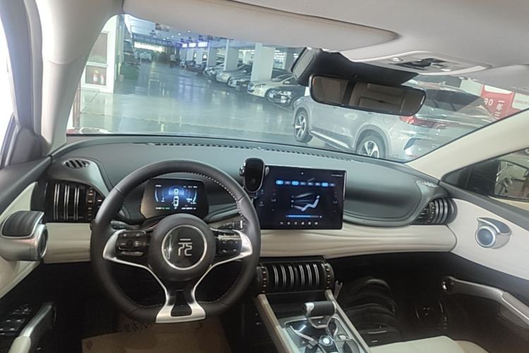 Used BYD Yuan PLUS 2024 Honor Edition 430KM Beyond Model Center Console