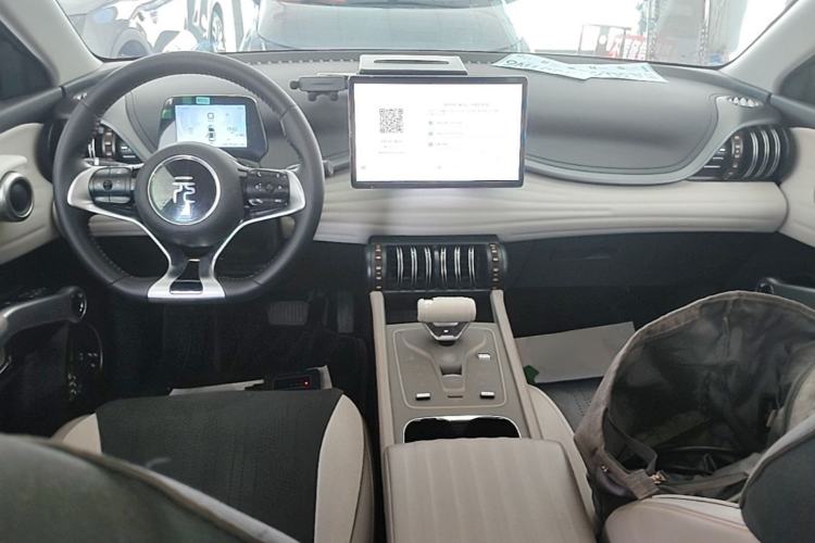 Used BYD Yuan PLUS 2024 Honor Edition 510KM Leading Model Center Console