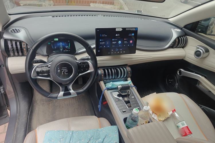 Used BYD Yuan PLUS 2024 Honor Edition 510KM Leading Model Center Console