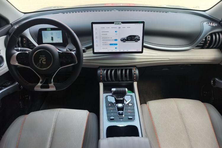Used BYD Yuan PLUS 2024 Honor Edition 430KM Leading Model Center Console