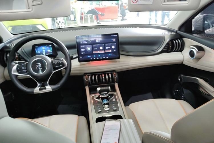 Used BYD Yuan PLUS 2024 Honor Edition 430KM Beyond Model Center Console