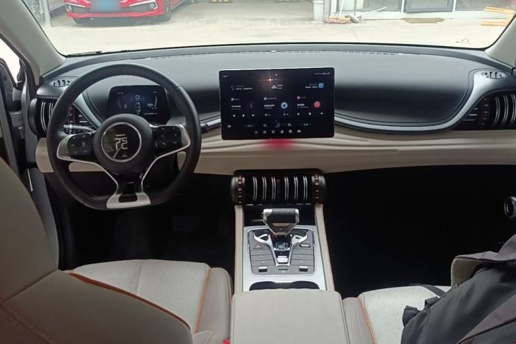 Used BYD Yuan PLUS 2024 Honor Edition 510KM Beyond Model Center Console