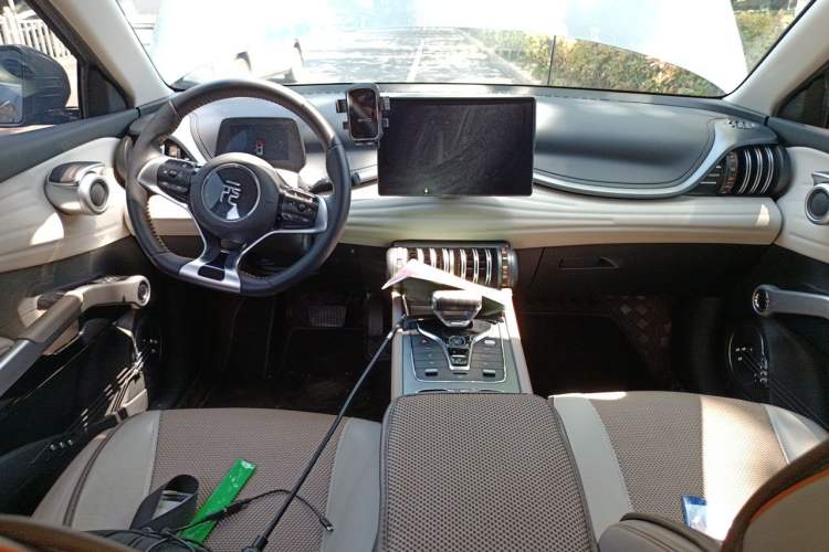 Used BYD Yuan PLUS 2024 Honor Edition 510KM Leading Model Center Console