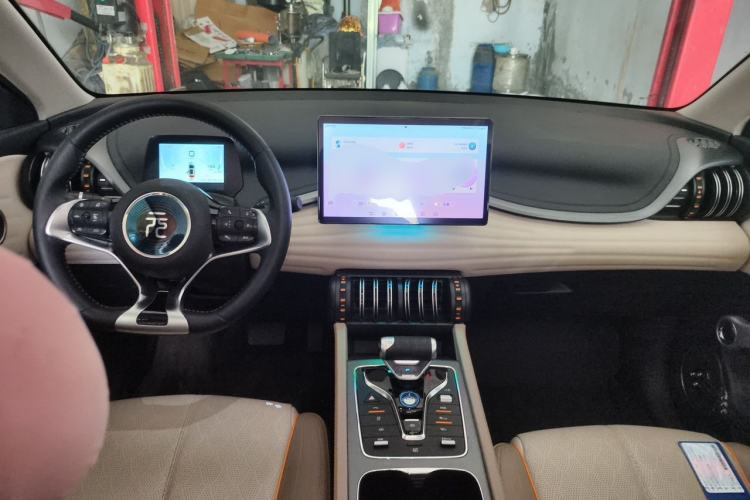 Used BYD Yuan PLUS 2024 Honor Edition 430KM Beyond Model Center Console