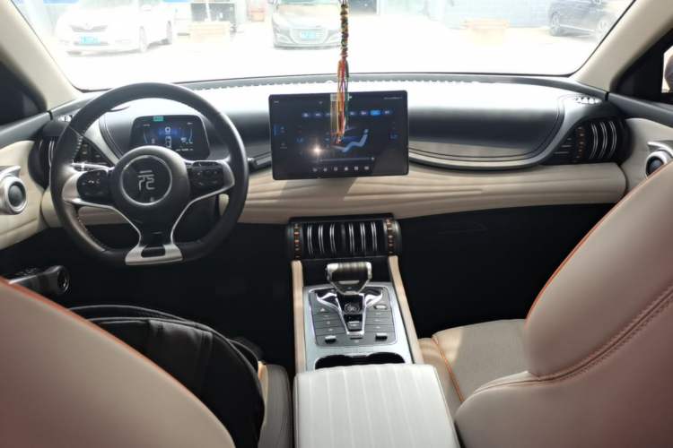 Used BYD Yuan PLUS 2024 Honor Edition 430KM Leading Model Center Console