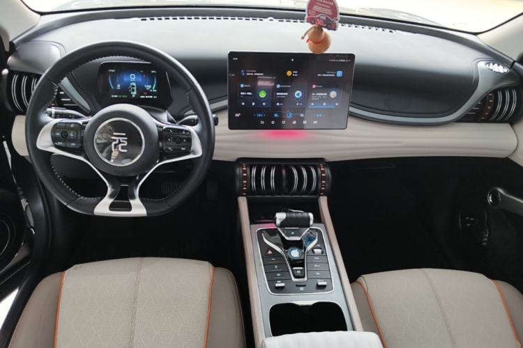 Used BYD Yuan PLUS 2024 Honor Edition 430KM Leading Model Center Console