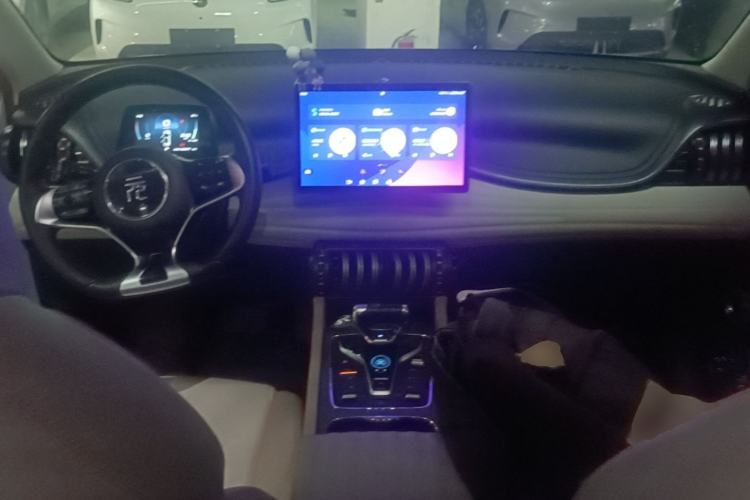 Used BYD Yuan PLUS 2024 Honor Edition 510KM Leading Model Center Console