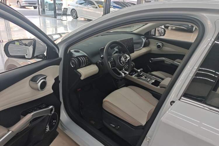 Used BYD Yuan PLUS 2024 Honor Edition 510KM Leading Model Driver Seat