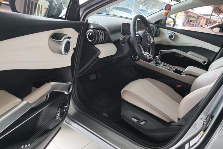 Used BYD Yuan PLUS 2024 Honor Edition 430KM Leading Model Driver Seat