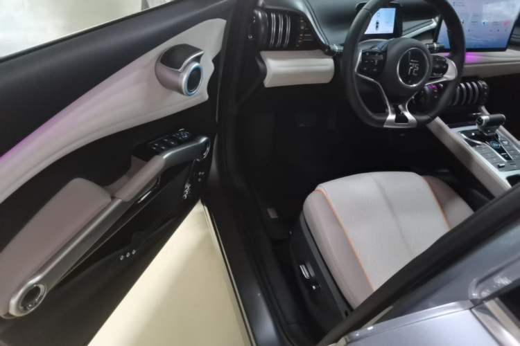 Used BYD Yuan PLUS 2024 Honor Edition 510KM Beyond Model Driver Seat