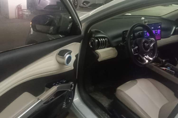 Used BYD Yuan PLUS 2024 Honor Edition 510KM Leading Model Driver Seat