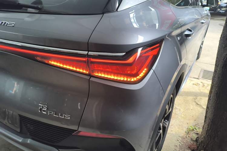 Used BYD Yuan PLUS 2024 Honor Edition 430KM Leading Model Exterior 3