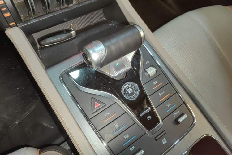 Used BYD Yuan PLUS 2024 Honor Edition 510KM Leading Model Gear Lever