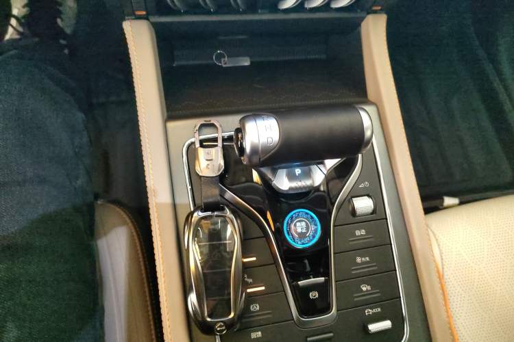 Used BYD Yuan PLUS 2024 Honor Edition 510KM Beyond Model Gear Lever