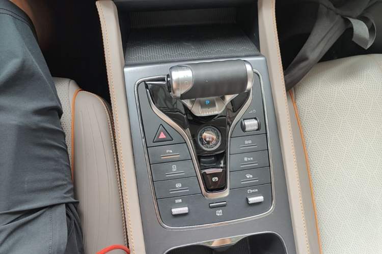 Used BYD Yuan PLUS 2024 Honor Edition 430KM Beyond Model Gear Lever