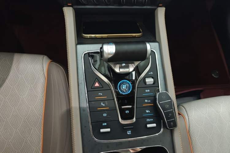 Used BYD Yuan PLUS 2024 Honor Edition 510KM Beyond Model Gear Lever